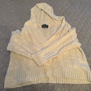 American Eagle Off-White Knit Sweater